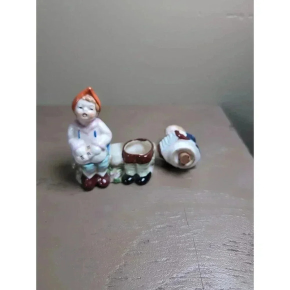 Antique Boy & Girl on Bench W/ Accordion Salt and Pepper Shakers Occupied Japan - Picture 6 of 10
